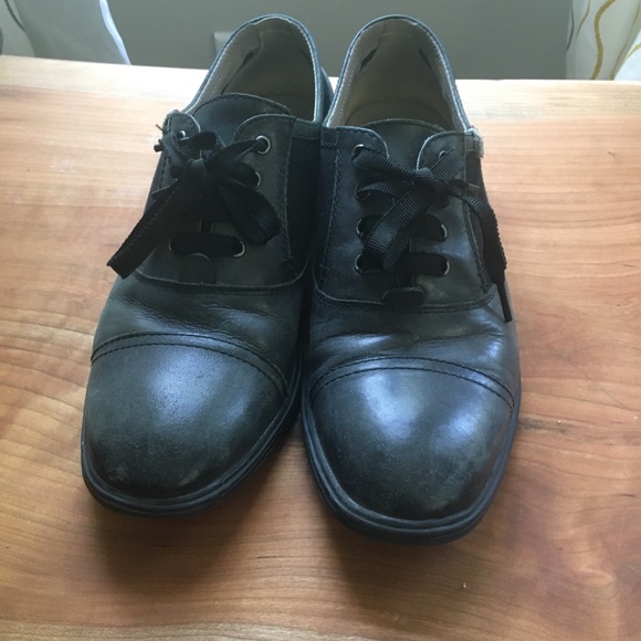 Black lace up flats - Picture 2 of 7